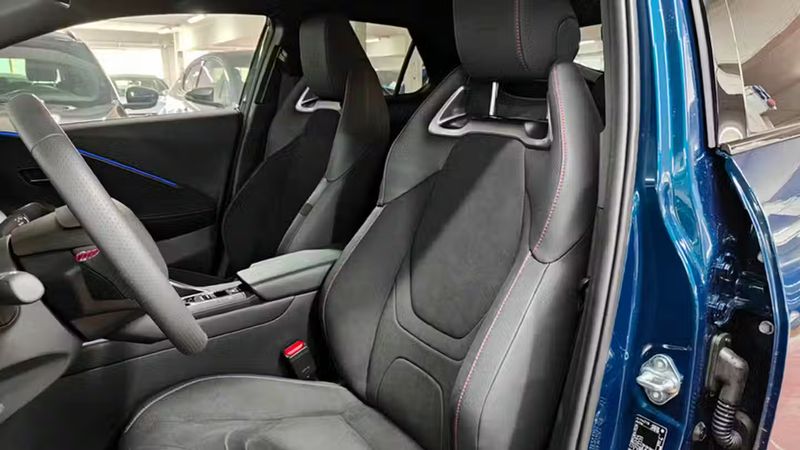 Toyota C-HR • 2024 • 5,359 km 5