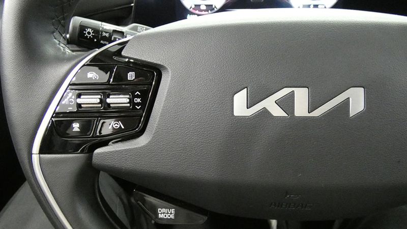 Kia Niro • 2023 • 32,361 km 24