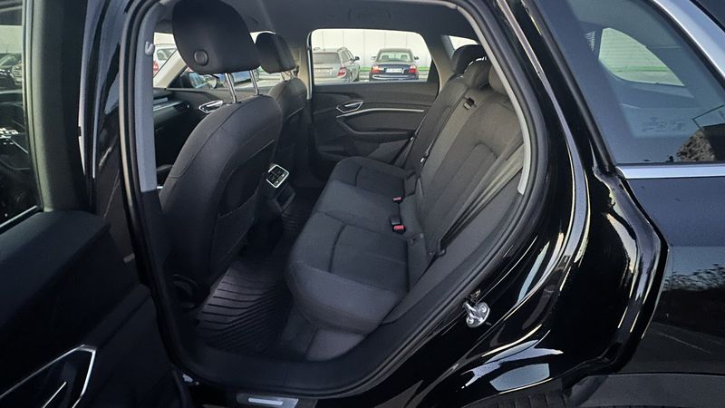 Audi e-tron • 2021 • 28,000 km 9