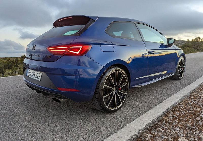 Seat Leon • 2018 • 70,000 km 3