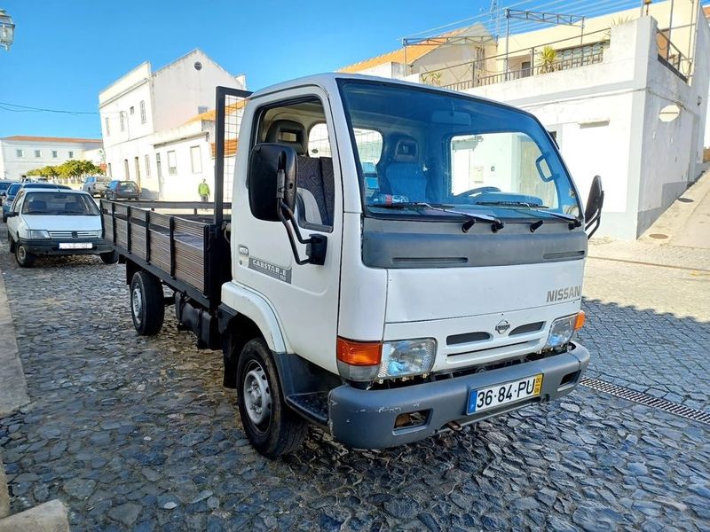Nissan Cabstar E - T • 2000 • 250,000 km 1