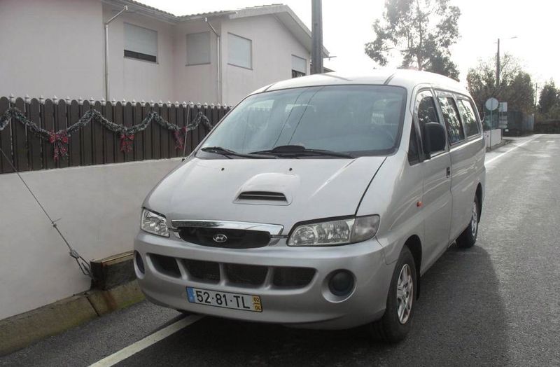 Hyundai H1 • 2002 • 250,000 km 1