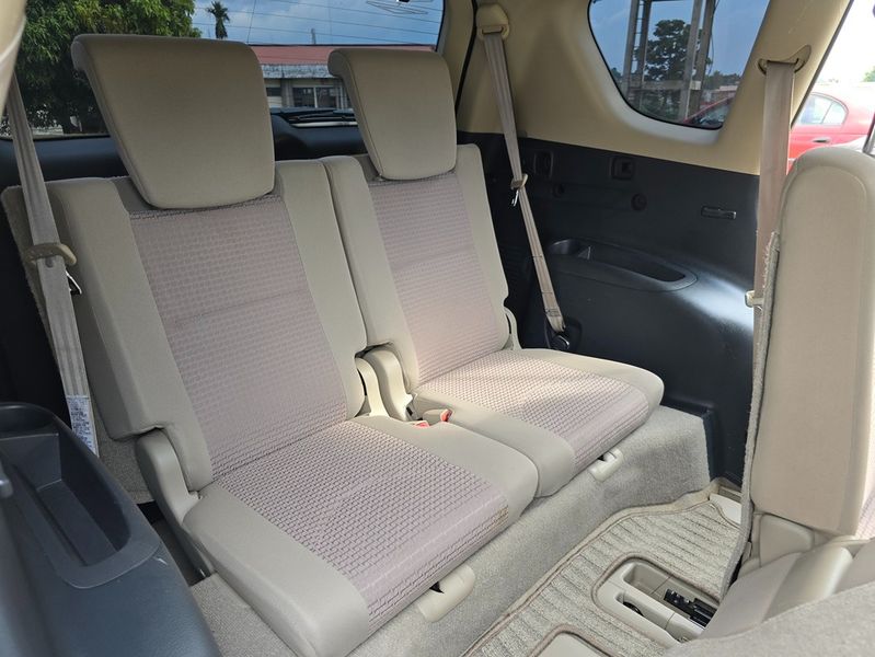 Toyota RAV4 • 2009 • 90,000 km 7