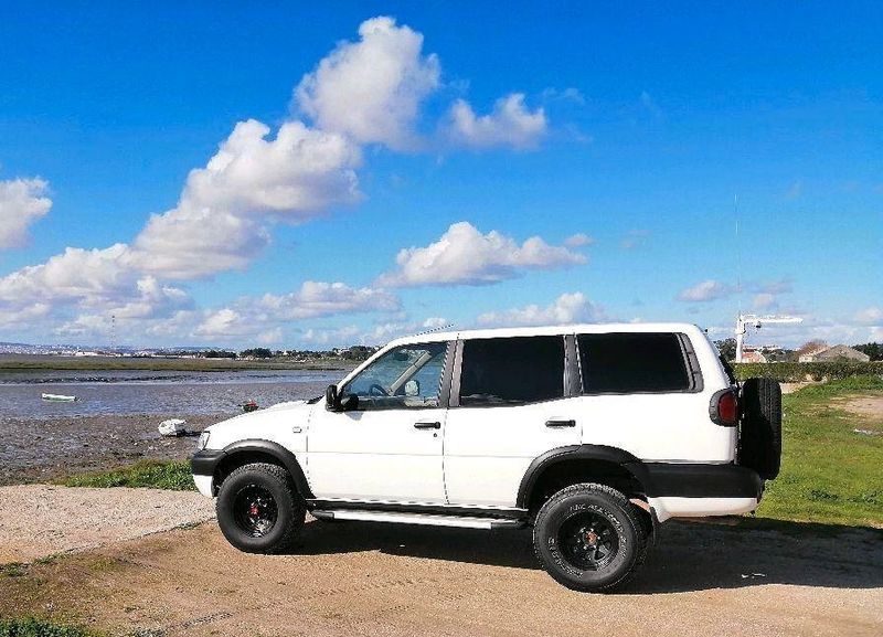 Nissan Terrano • 2000 • 200,000 km 3