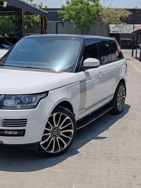 Land Rover Range Rover • 2013 • 103,700 km 10
