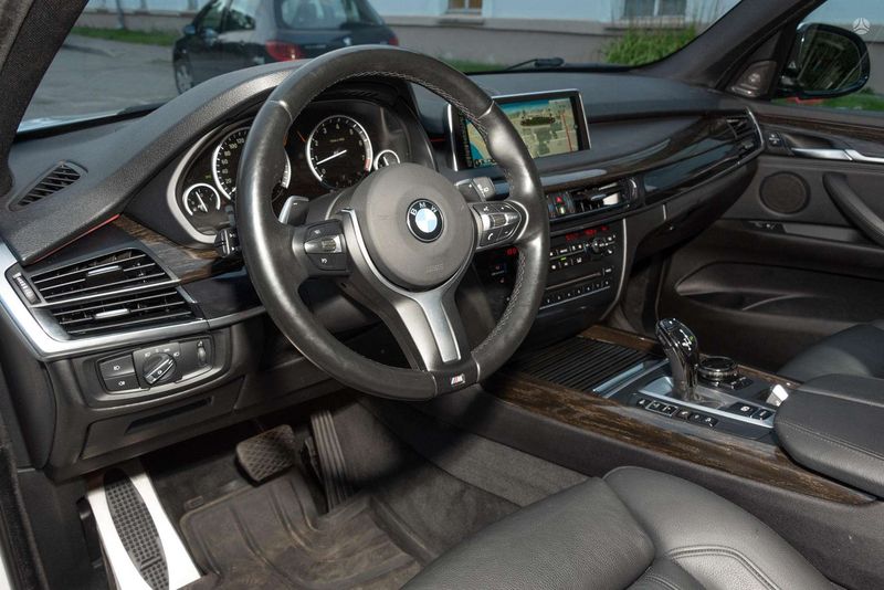 BMW X5 • 2014 • 189,000 km 16