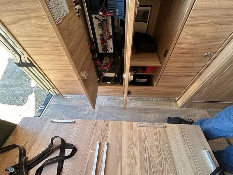 Mercedes-Benz 100 D • 2019 • 124,000 km 19