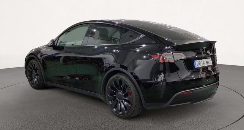 Tesla Model Y • 2023 • 39,514 km 3