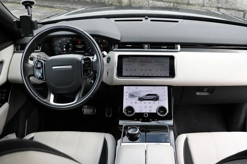 Land Rover Range Rover Velar • 2017 • 156,500 km 3