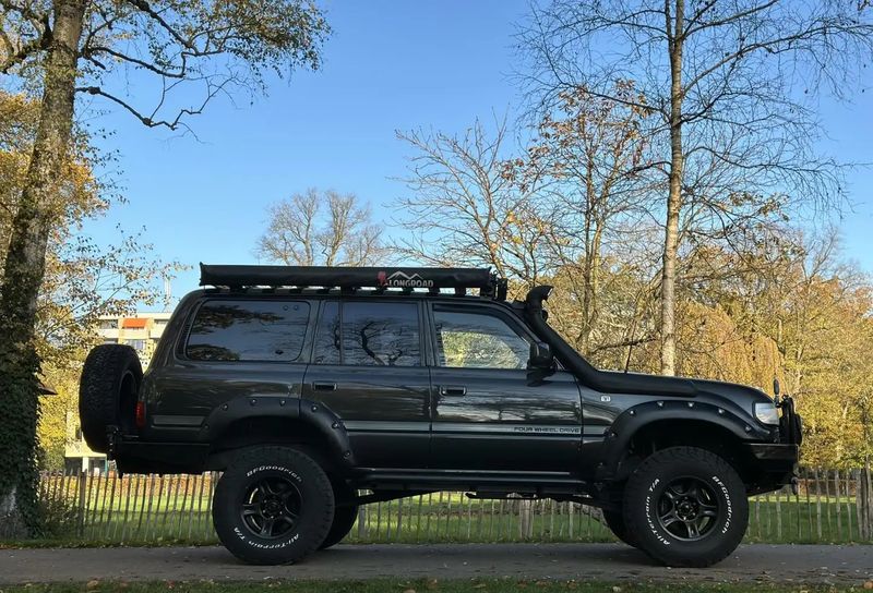 Toyota Land Cruiser • 1990 • 276,000 km 1