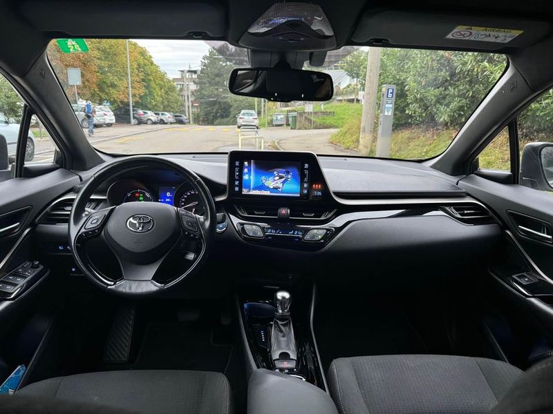 Toyota C-HR • 2018 • 6,000 km 2