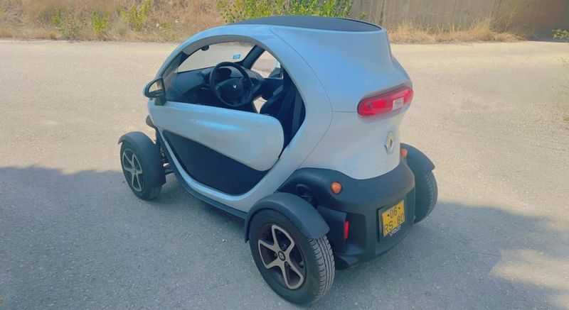 Renault Wind • 2015 • 12,000 km 2