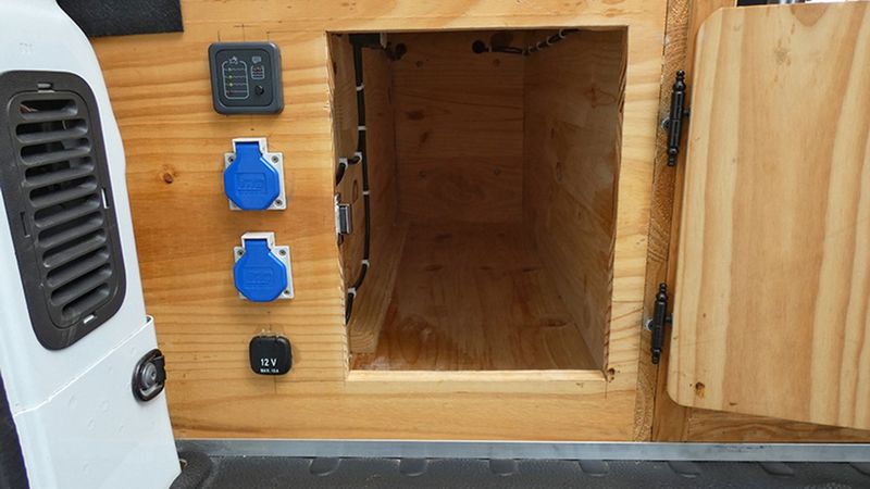 Nissan NV400 • 2018 • 28,450 km 10