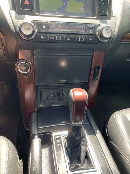 Toyota Land Cruiser • 2016 • 73,000 km 7