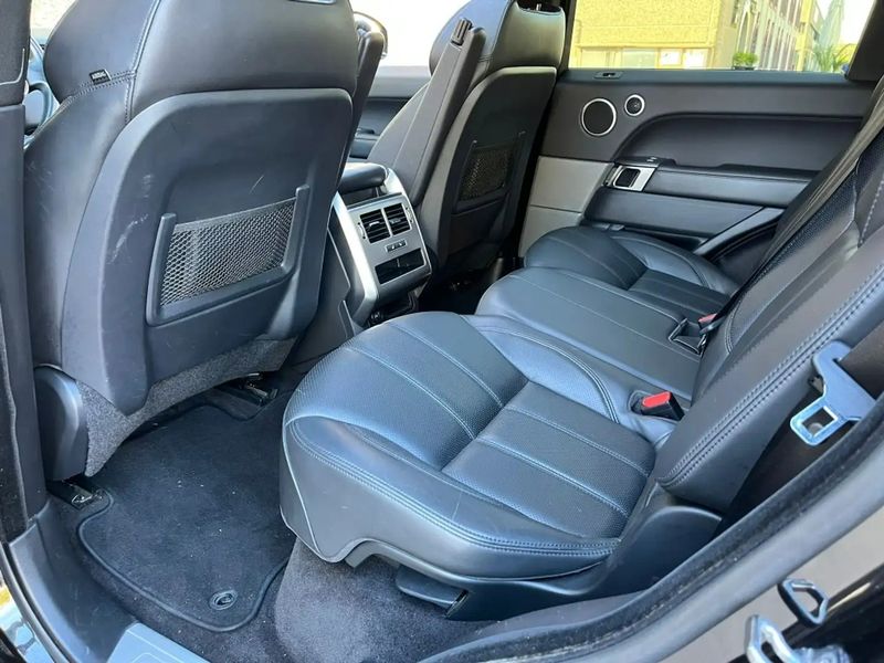 Land Rover Range Rover Sport • 2017 • 159,000 km 6