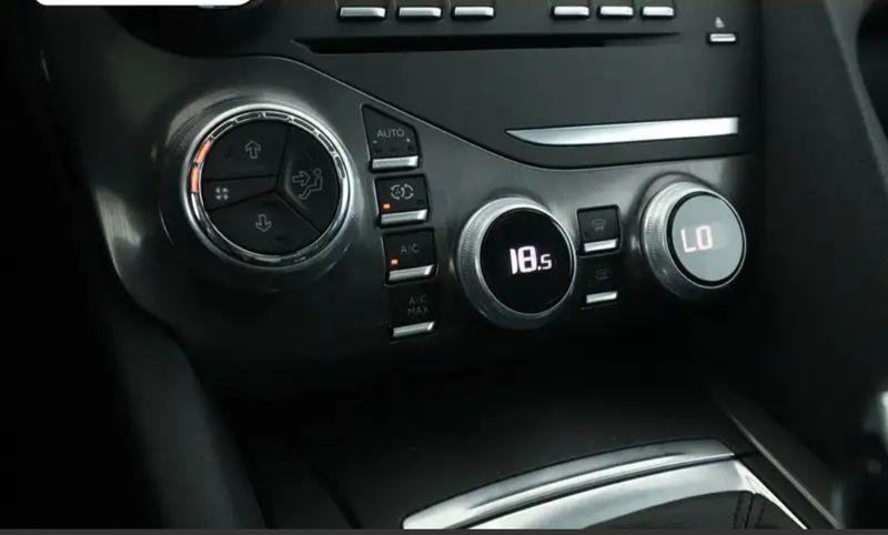 Citroën DS5 • 2018 • 122,000 km 14