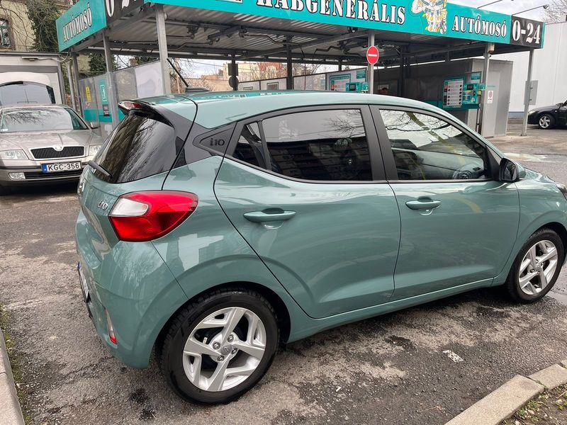 Hyundai i10 • 2023 • 9,600 km 7