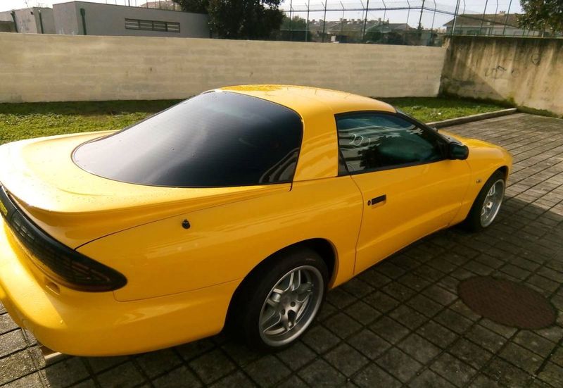 Pontiac Firebird • 1994 • 130,000 km 3
