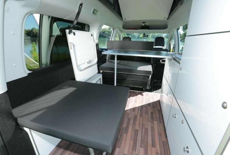 Volkswagen Caddy • 2017 • 86,600 km 6