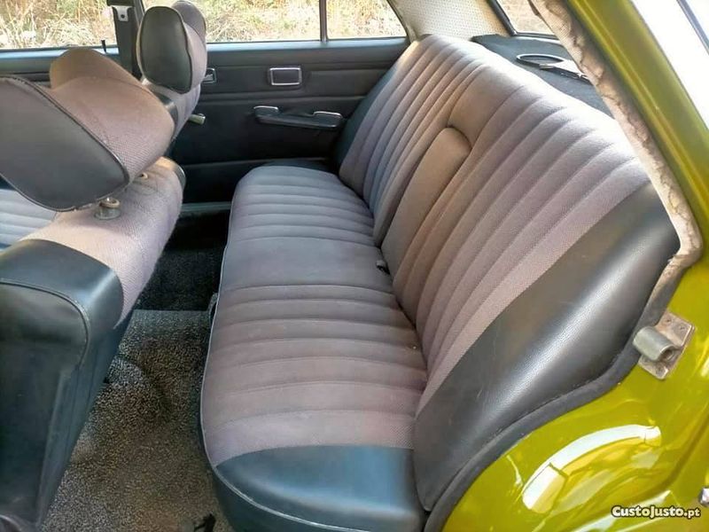 Mercedes-Benz 200 D • 1980 • 90,000 km 6