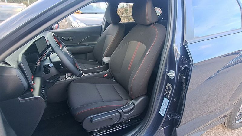 Hyundai Kona • 2023 • 11,832 km 28