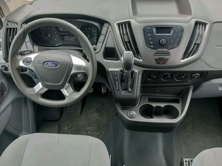 Ford Transit • 2018 • 50,000 km 3