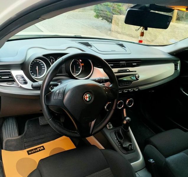 Alfa Romeo Giulietta • 2012 • 190,118 km 2