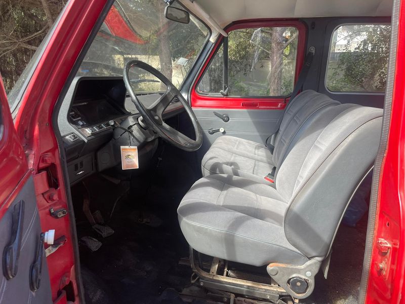 Ford Transit Van • 1983 • 90,000 km 3