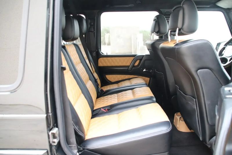 Mercedes-Benz G-Class • 2010 • 299,000 km 9