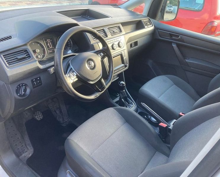 Volkswagen Caddy Van • 2016 • 213,000 km 4