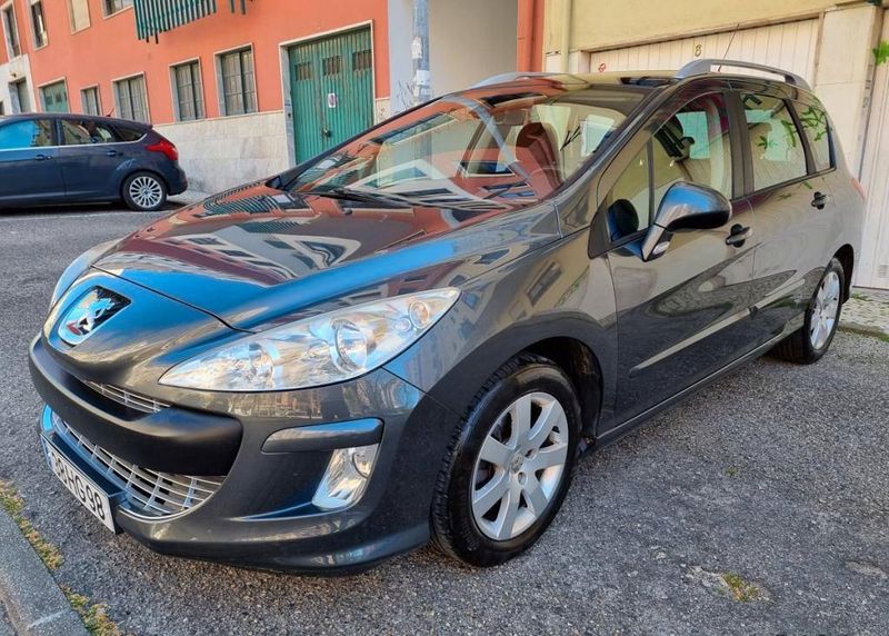 Peugeot 308 • 2009 • 129,999 km 2