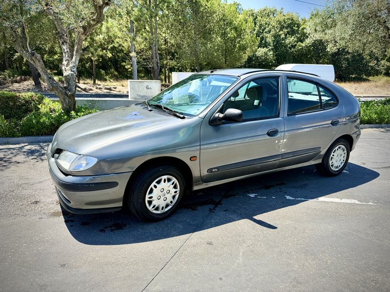 Renault Mégane • 1996 • 113,088 km 10