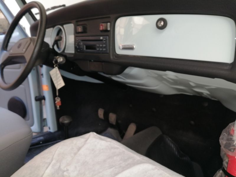 Volkswagen Beetle • 2004 • 5,900 km 9