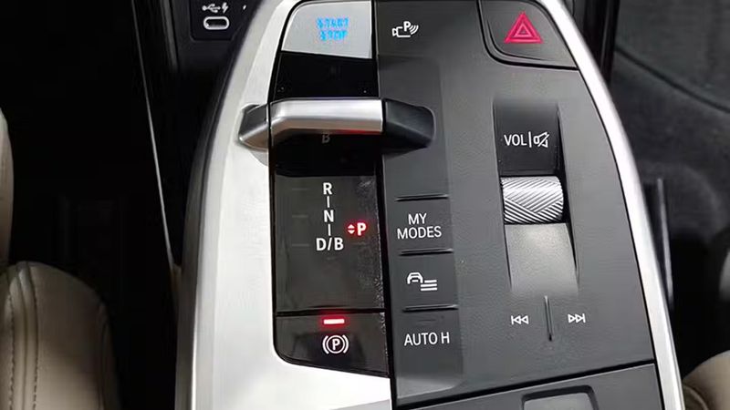 BMW X1 • 2024 • 10,135 km 8