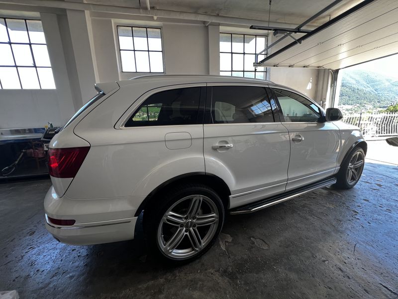 Audi Q7 • 2010 • 256,000 km 3