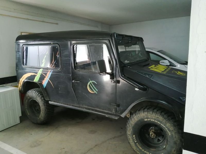 Land Rover LR2 • 1989 • 235,000 km 4