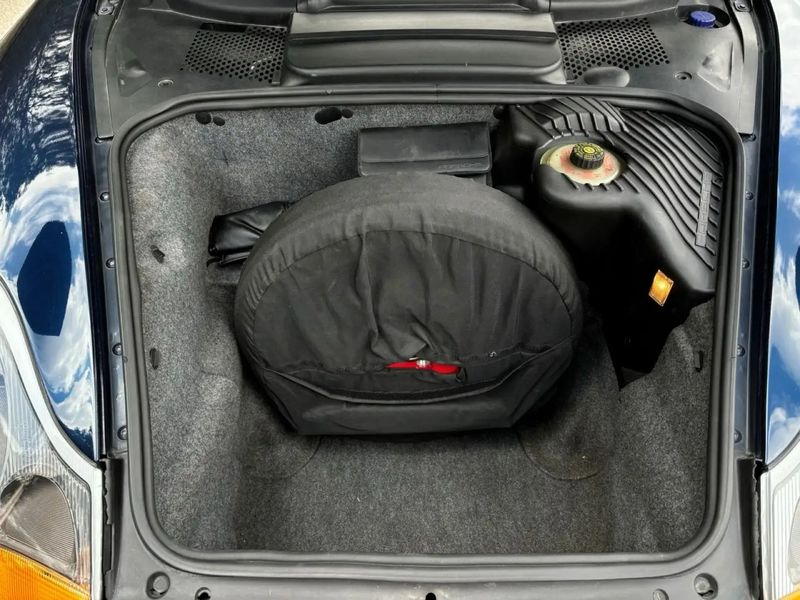 Porsche 911 • 1998 • 240,000 km 8