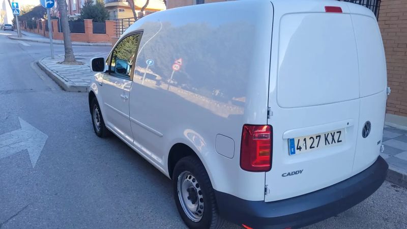 Volkswagen Caddy • 2019 • 72,000 km 4