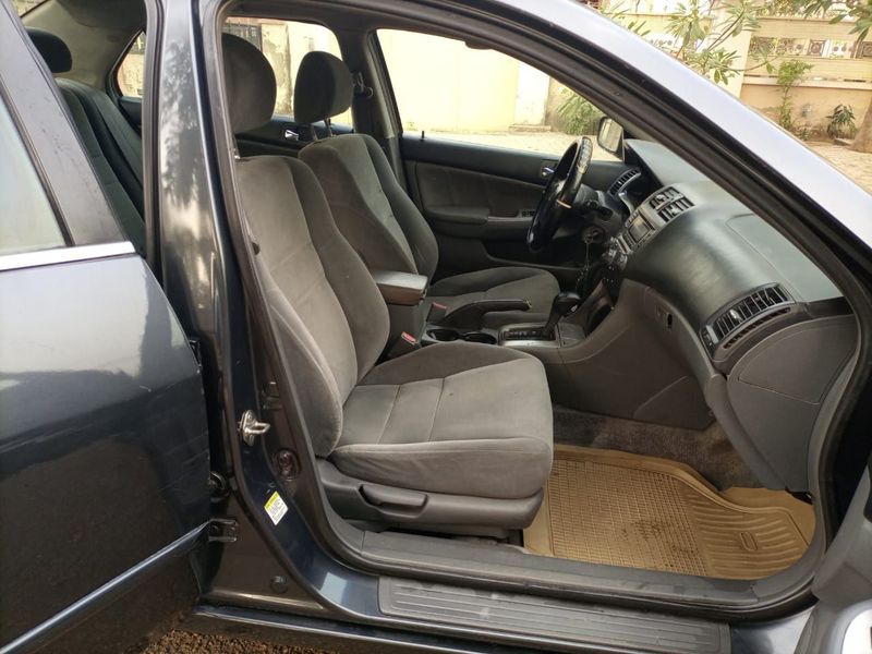 Honda Accord • 2006 • 111,111 km 5