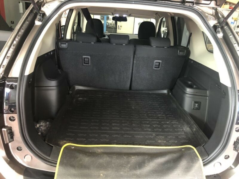 Mitsubishi Outlander • 2018 • 79,280 km 5