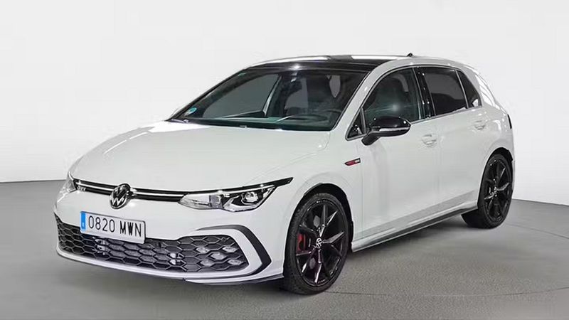 Volkswagen Golf • 2024 • 14,183 km 3