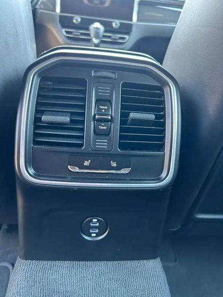 Porsche Macan • 2021 • 150,000 km 14