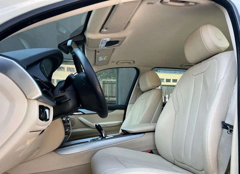 BMW X5 • 2017 • 75,000 km 3