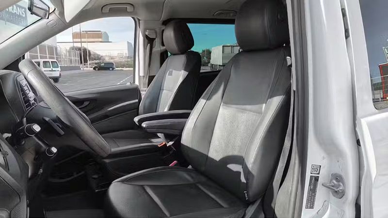 Mercedes-Benz 115 • 2019 • 120,138 km 10