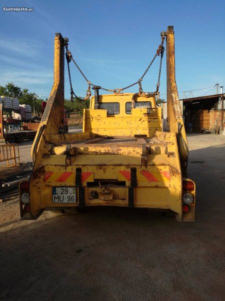 Volvo XC40 • 1990 • 350,000 km 3