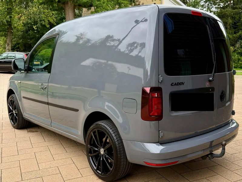 Volkswagen Caddy • 2019 • 120,200 km 4