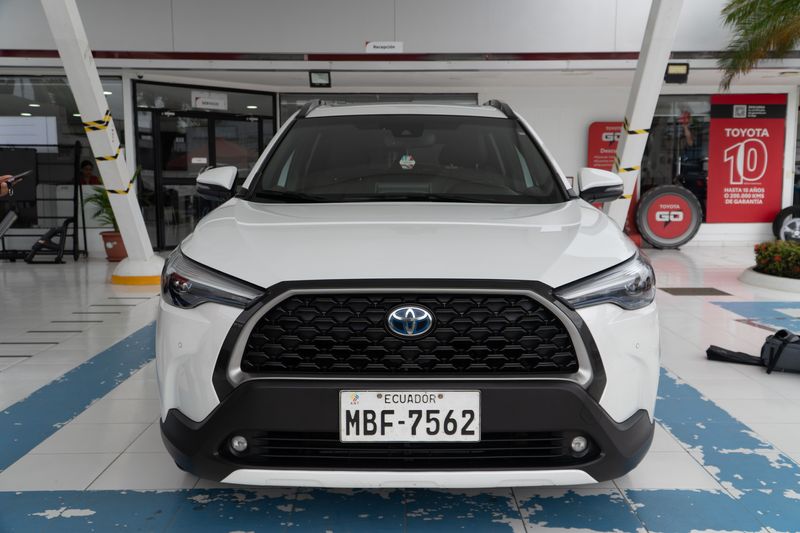 Toyota Corolla XEI Hybrid • 2023 • 48,000 km 1