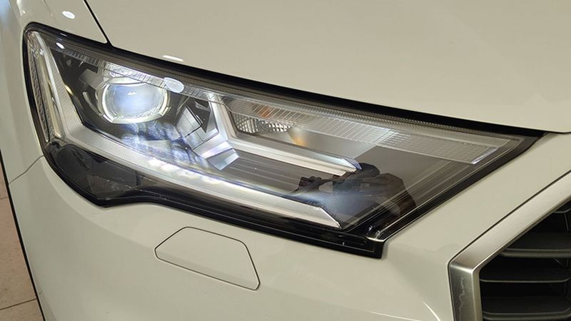 Audi Q7 • 2023 • 9,898 km 8