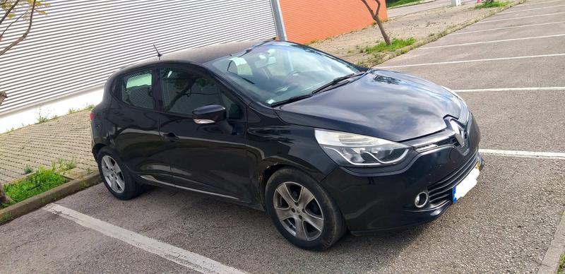 Renault Clio • 2014 • 112,000 km 5