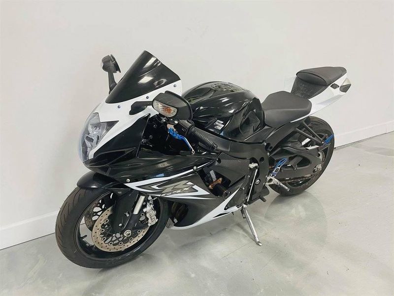 Suzuki gsx-r600z • 2014 • 2,100 km 3